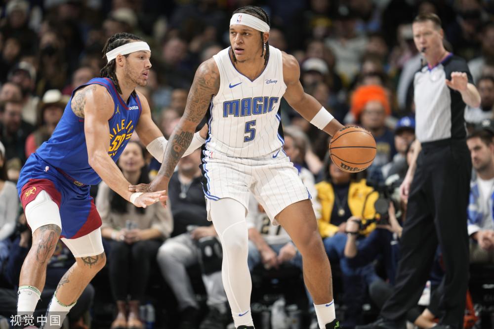 他甚至没几 他甚至没几